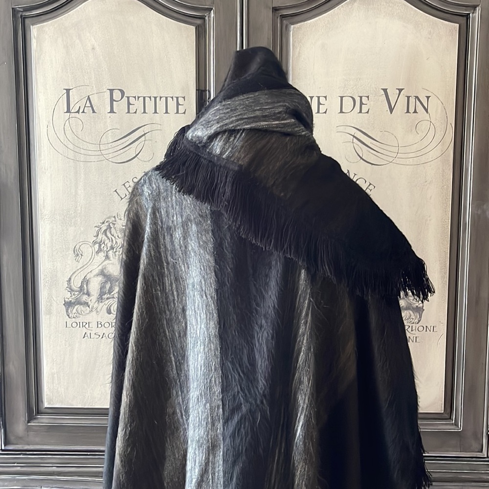 Soft Wool Wrap - image 7